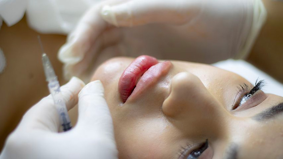 Read more about the article South Florida Lip Filler: Keeping Up With The Trends